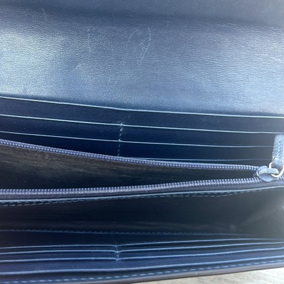 GUCCI WALLET AUTHENTIC - Picture 4 of 6